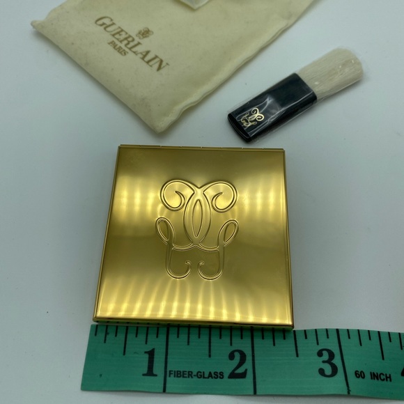 RARE Vintage GUERLAIN Paris Gold-tone Square Hinged Compact Mirror + Blush Brush - Picture 12 of 12